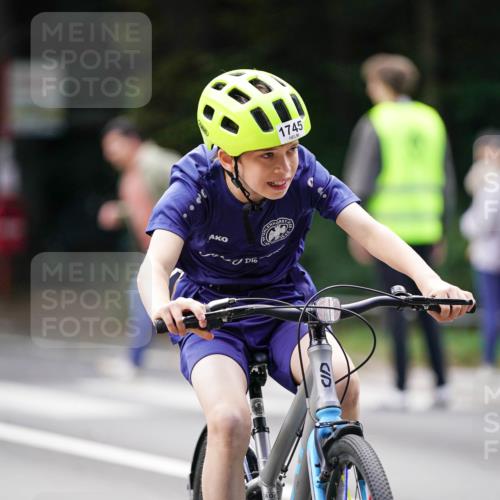 14.09.2025 - Stadtparktriathlon Michael Burmester http://msf.ph/oto/8908493 14.09.2025 14:25:50 Radfahren 1710, 1745, 1755, 1777, 1791 meine-sportfotos.de
