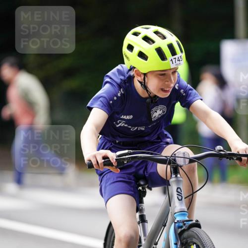 14.09.2025 - Stadtparktriathlon Michael Burmester http://msf.ph/oto/8908495 14.09.2025 14:25:50 Radfahren 1710, 1745, 1755, 1777, 1791 meine-sportfotos.de