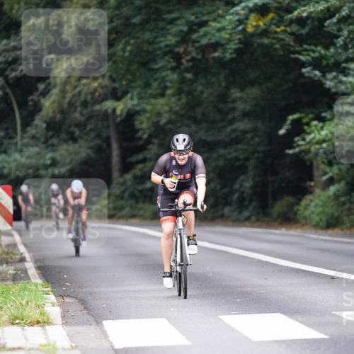 14.09.2025 - Stadtparktriathlon Michael Burmester http://msf.ph/oto/8908516 14.09.2025 09:35:59 Radfahren 460, 462, 466, 478 meine-sportfotos.de