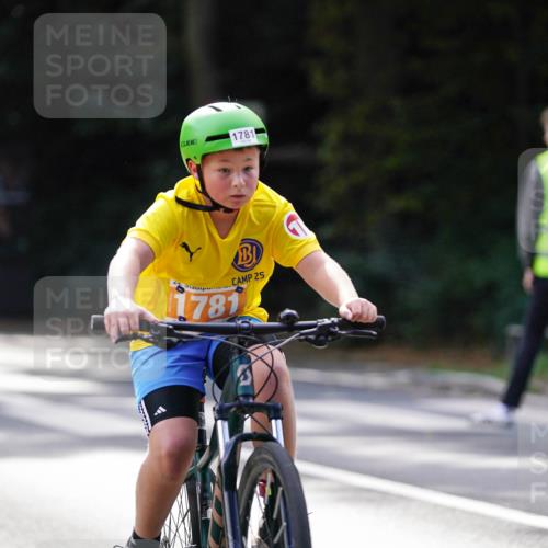 14.09.2025 - Stadtparktriathlon Michael Burmester http://msf.ph/oto/8908538 14.09.2025 14:26:11 Radfahren 1694, 1696, 1720, 1727, 1747, 1761, 1765, 1768, 1781 meine-sportfotos.de