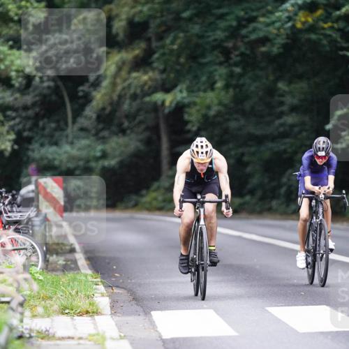 14.09.2025 - Stadtparktriathlon Michael Burmester http://msf.ph/oto/8908548 14.09.2025 09:36:44 Radfahren 418, 437 meine-sportfotos.de