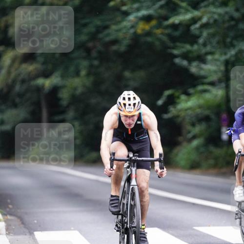 14.09.2025 - Stadtparktriathlon Michael Burmester http://msf.ph/oto/8908550 14.09.2025 09:36:45 Radfahren 418, 437 meine-sportfotos.de