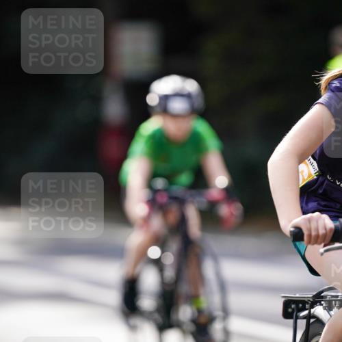 14.09.2025 - Stadtparktriathlon Michael Burmester http://msf.ph/oto/8908564 14.09.2025 14:26:20 Radfahren 1696, 1698, 1699, 1722, 1744, 1754, 1768, 1804, 1865 meine-sportfotos.de
