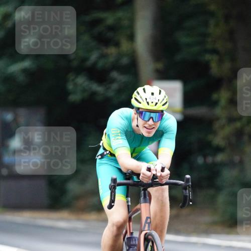 14.09.2025 - Stadtparktriathlon Michael Burmester http://msf.ph/oto/8908592 14.09.2025 09:37:54 Radfahren 399, 434 meine-sportfotos.de