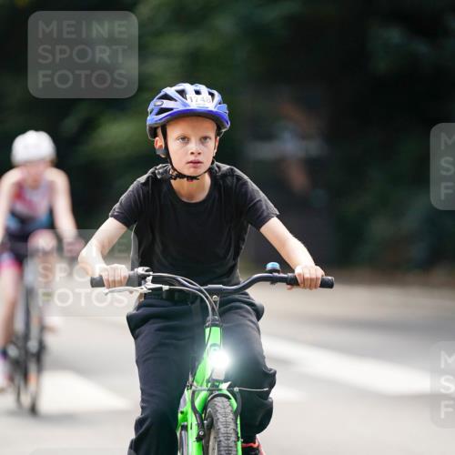 14.09.2025 - Stadtparktriathlon Michael Burmester http://msf.ph/oto/8908607 14.09.2025 14:26:38 Radfahren 1721, 1726, 1748, 1751, 1773, 1779 meine-sportfotos.de