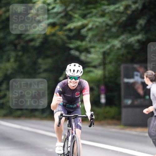 14.09.2025 - Stadtparktriathlon Michael Burmester http://msf.ph/oto/8908618 14.09.2025 09:38:24 Radfahren 391, 421, 453, 458 meine-sportfotos.de