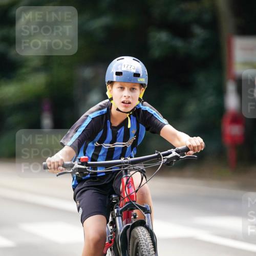 14.09.2025 - Stadtparktriathlon Michael Burmester http://msf.ph/oto/8908629 14.09.2025 14:26:46 Radfahren 1715, 1721, 1726, 1750, 1757, 1773 meine-sportfotos.de