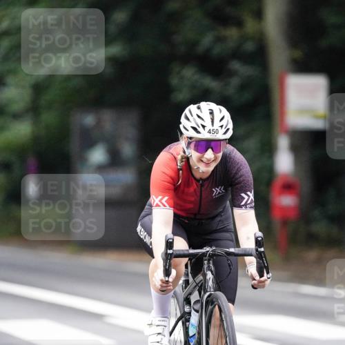 14.09.2025 - Stadtparktriathlon Michael Burmester http://msf.ph/oto/8908630 14.09.2025 09:38:34 Radfahren 450, 474 meine-sportfotos.de