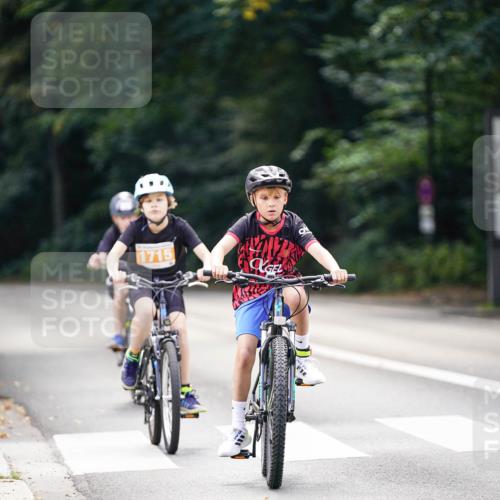 14.09.2025 - Stadtparktriathlon Michael Burmester http://msf.ph/oto/8908632 14.09.2025 14:26:49 Radfahren 1715, 1721, 1750, 1757, 1773 meine-sportfotos.de