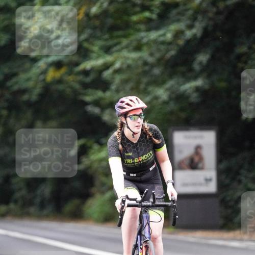 14.09.2025 - Stadtparktriathlon Michael Burmester http://msf.ph/oto/8908662 14.09.2025 09:39:36 Radfahren 488, 499 meine-sportfotos.de