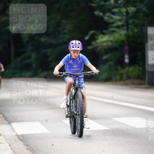 14.09.2025 - Stadtparktriathlon Michael Burmester http://msf.ph/oto/8908668 14.09.2025 14:27:17 Radfahren 1749 meine-sportfotos.de