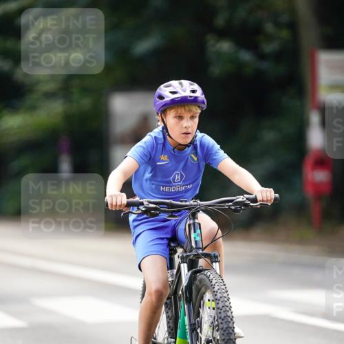 14.09.2025 - Stadtparktriathlon Michael Burmester http://msf.ph/oto/8908670 14.09.2025 14:27:18 Radfahren 1712, 1749 meine-sportfotos.de