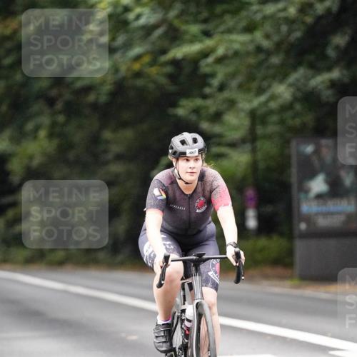 14.09.2025 - Stadtparktriathlon Michael Burmester http://msf.ph/oto/8908671 14.09.2025 09:39:56 Radfahren 387 meine-sportfotos.de