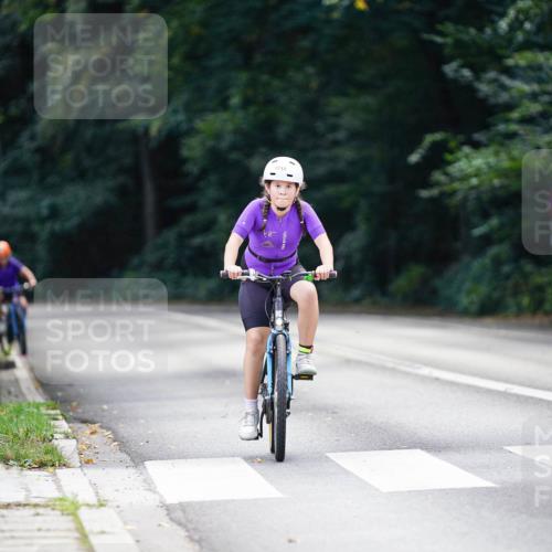 14.09.2025 - Stadtparktriathlon Michael Burmester http://msf.ph/oto/8908674 14.09.2025 14:27:23 Radfahren 1712, 1749 meine-sportfotos.de