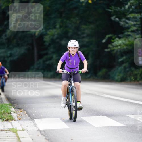 14.09.2025 - Stadtparktriathlon Michael Burmester http://msf.ph/oto/8908677 14.09.2025 14:27:23 Radfahren 1712, 1749 meine-sportfotos.de