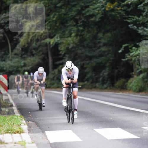 14.09.2025 - Stadtparktriathlon Michael Burmester http://msf.ph/oto/8908693 14.09.2025 09:40:20 Radfahren 447, 454, 473, 475, 481, 486 meine-sportfotos.de