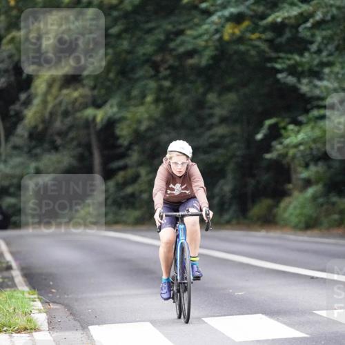 14.09.2025 - Stadtparktriathlon Michael Burmester http://msf.ph/oto/8908712 14.09.2025 09:40:35 Radfahren 443, 446, 483, 495 meine-sportfotos.de