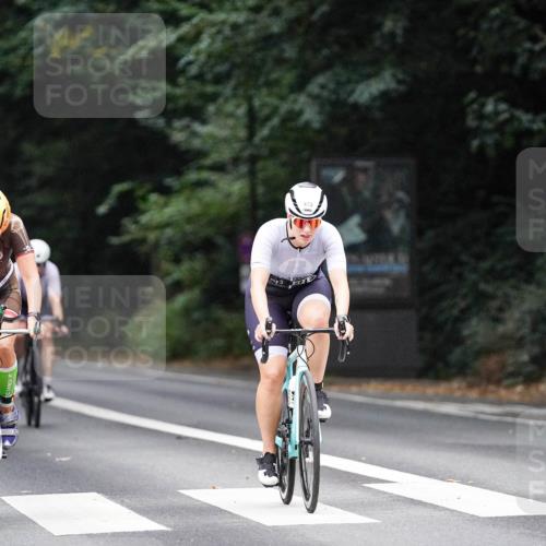 14.09.2025 - Stadtparktriathlon Michael Burmester http://msf.ph/oto/8908727 14.09.2025 09:41:06 Radfahren 420, 452, 469, 472, 503 meine-sportfotos.de