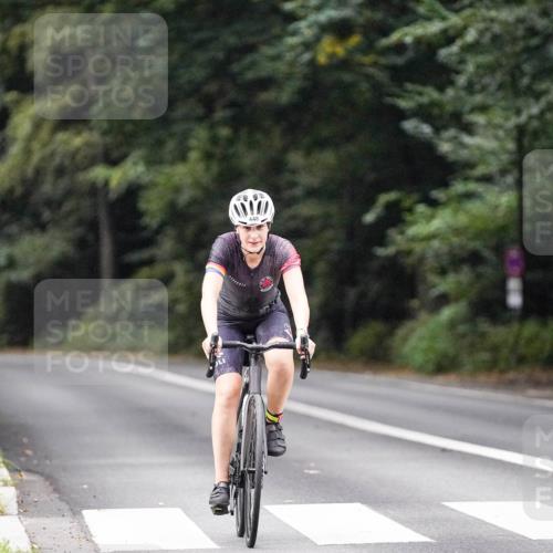 14.09.2025 - Stadtparktriathlon Michael Burmester http://msf.ph/oto/8908798 14.09.2025 09:44:17 Radfahren 448 meine-sportfotos.de
