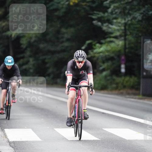 14.09.2025 - Stadtparktriathlon Michael Burmester http://msf.ph/oto/8908808 14.09.2025 09:46:41 Radfahren 382, 458, 468, 471, 499 meine-sportfotos.de