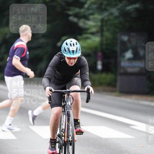 14.09.2025 - Stadtparktriathlon Michael Burmester http://msf.ph/oto/8908811 14.09.2025 09:46:43 Radfahren 382, 471, 499 meine-sportfotos.de