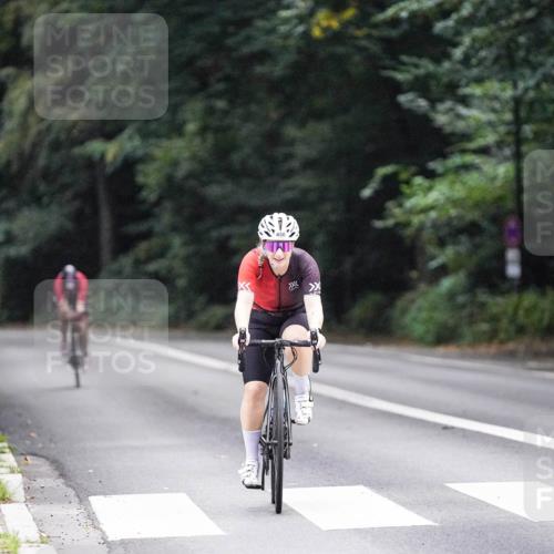 14.09.2025 - Stadtparktriathlon Michael Burmester http://msf.ph/oto/8908817 14.09.2025 09:47:07 Radfahren 450, 464, 482 meine-sportfotos.de