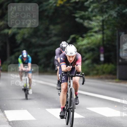 14.09.2025 - Stadtparktriathlon Michael Burmester http://msf.ph/oto/8908829 14.09.2025 09:47:24 Radfahren 443, 447, 454, 486, 575 meine-sportfotos.de