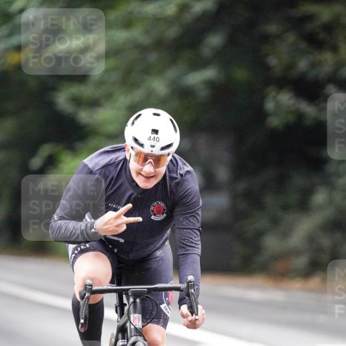 14.09.2025 - Stadtparktriathlon Michael Burmester http://msf.ph/oto/8908884 14.09.2025 09:48:45 Radfahren 440, 554 meine-sportfotos.de