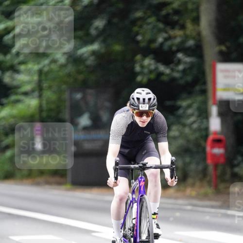 14.09.2025 - Stadtparktriathlon Michael Burmester http://msf.ph/oto/8908964 14.09.2025 09:52:29 Radfahren 448, 549, 574, 608, 617 meine-sportfotos.de