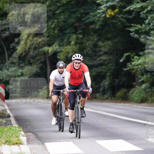 14.09.2025 - Stadtparktriathlon Michael Burmester http://msf.ph/oto/8908970 14.09.2025 09:52:54 Radfahren 556, 576 meine-sportfotos.de