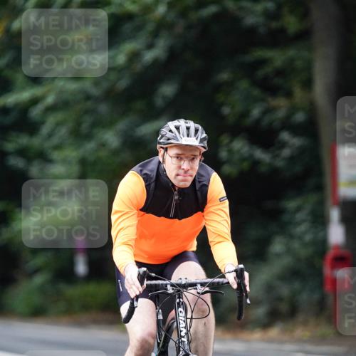 14.09.2025 - Stadtparktriathlon Michael Burmester http://msf.ph/oto/8908982 14.09.2025 09:53:12 Radfahren 485, 577, 591, 606, 609, 616 meine-sportfotos.de
