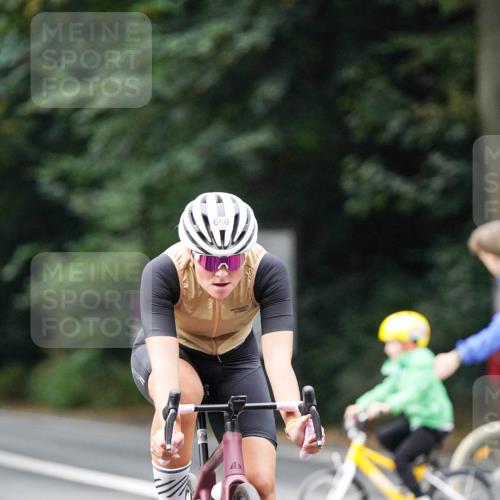 14.09.2025 - Stadtparktriathlon Michael Burmester http://msf.ph/oto/8909029 14.09.2025 09:54:27 Radfahren 548, 575, 660 meine-sportfotos.de