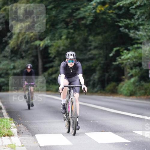 14.09.2025 - Stadtparktriathlon Michael Burmester http://msf.ph/oto/8909045 14.09.2025 09:54:49 Radfahren 561, 567, 595 meine-sportfotos.de