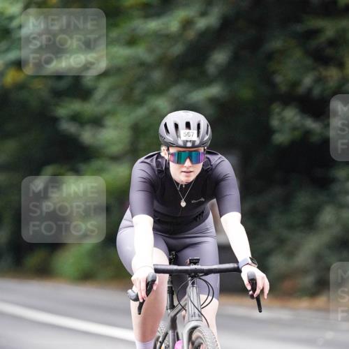14.09.2025 - Stadtparktriathlon Michael Burmester http://msf.ph/oto/8909048 14.09.2025 09:54:51 Radfahren 561, 567, 595 meine-sportfotos.de