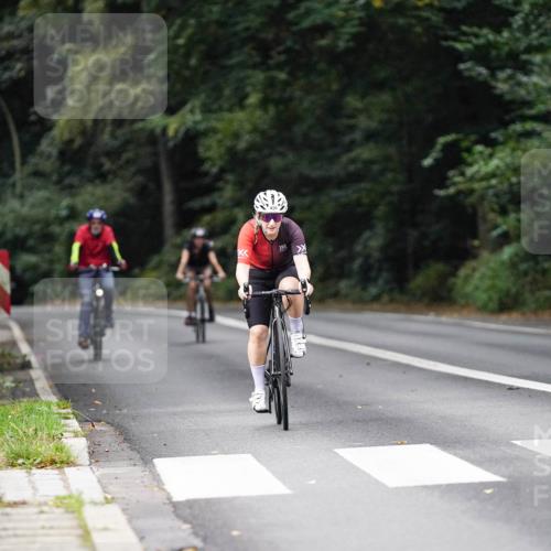 14.09.2025 - Stadtparktriathlon Michael Burmester http://msf.ph/oto/8909079 14.09.2025 09:55:26 Radfahren 450, 458, 536, 546, 557 meine-sportfotos.de