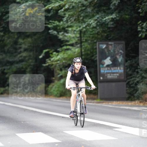 14.09.2025 - Stadtparktriathlon Michael Burmester http://msf.ph/oto/8909083 14.09.2025 09:55:31 Radfahren 450, 546, 557 meine-sportfotos.de