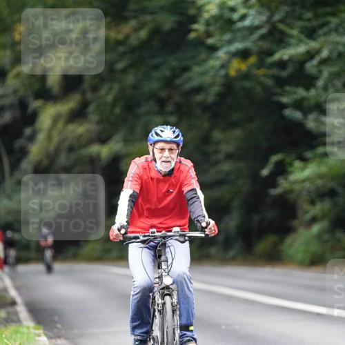 14.09.2025 - Stadtparktriathlon Michael Burmester http://msf.ph/oto/8909084 14.09.2025 09:55:32 Radfahren 450, 546, 557 meine-sportfotos.de