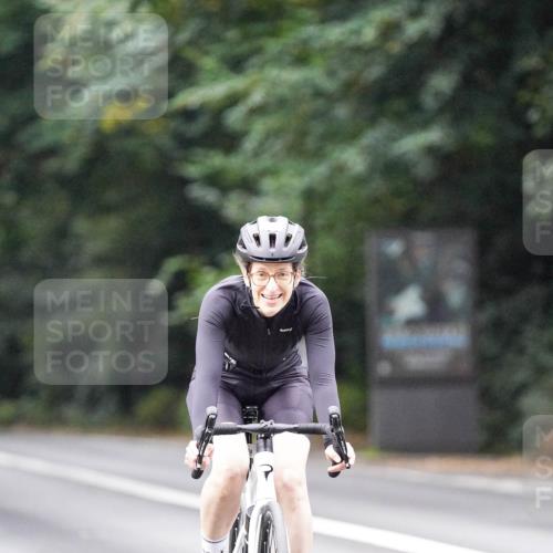 14.09.2025 - Stadtparktriathlon Michael Burmester http://msf.ph/oto/8909091 14.09.2025 09:55:44 Radfahren 526, 539, 564, 589, 611 meine-sportfotos.de