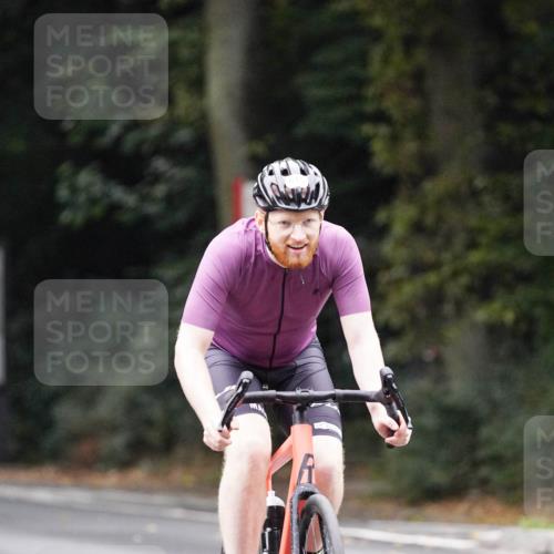 14.09.2025 - Stadtparktriathlon Michael Burmester http://msf.ph/oto/8909111 14.09.2025 09:56:17 Radfahren 531, 566, 593, 615 meine-sportfotos.de