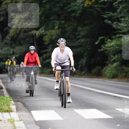 14.09.2025 - Stadtparktriathlon Michael Burmester http://msf.ph/oto/8909136 14.09.2025 09:57:09 Radfahren 542, 586, 605 meine-sportfotos.de