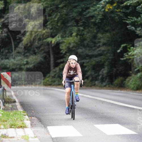 14.09.2025 - Stadtparktriathlon Michael Burmester http://msf.ph/oto/8909154 14.09.2025 09:57:23 Radfahren 446, 562, 588, 594, 597, 605 meine-sportfotos.de