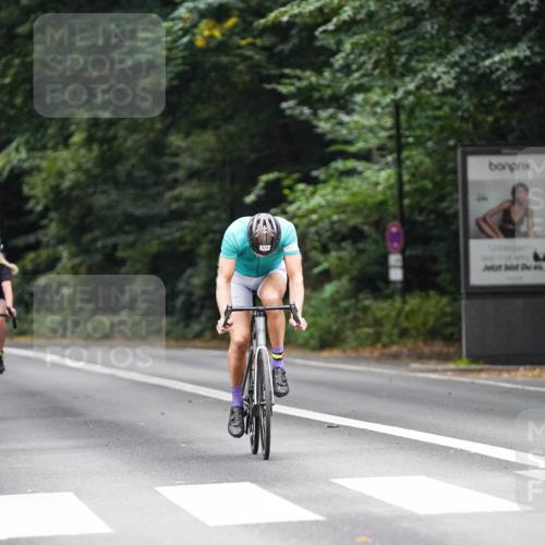 14.09.2025 - Stadtparktriathlon Michael Burmester http://msf.ph/oto/8909168 14.09.2025 09:58:38 Radfahren 545, 574 meine-sportfotos.de