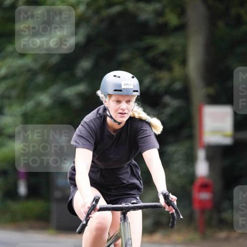 14.09.2025 - Stadtparktriathlon Michael Burmester http://msf.ph/oto/8909171 14.09.2025 09:58:42 Radfahren 545, 574 meine-sportfotos.de