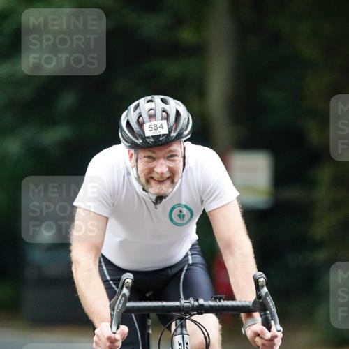 14.09.2025 - Stadtparktriathlon Michael Burmester http://msf.ph/oto/8909189 14.09.2025 09:59:27 Radfahren 558, 580, 584 meine-sportfotos.de