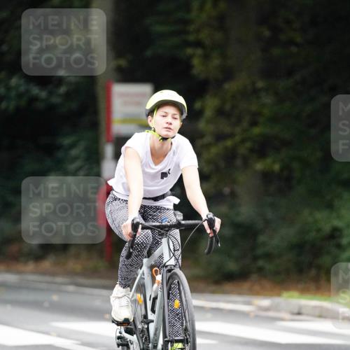 14.09.2025 - Stadtparktriathlon Michael Burmester http://msf.ph/oto/8909191 14.09.2025 09:59:29 Radfahren 558, 580, 584 meine-sportfotos.de