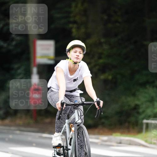 14.09.2025 - Stadtparktriathlon Michael Burmester http://msf.ph/oto/8909192 14.09.2025 09:59:29 Radfahren 558, 580, 584 meine-sportfotos.de