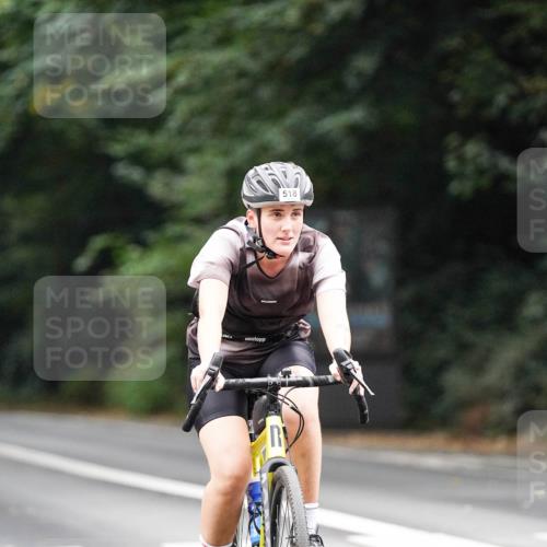 14.09.2025 - Stadtparktriathlon Michael Burmester http://msf.ph/oto/8909196 14.09.2025 09:59:38 Radfahren 518, 541, 558 meine-sportfotos.de