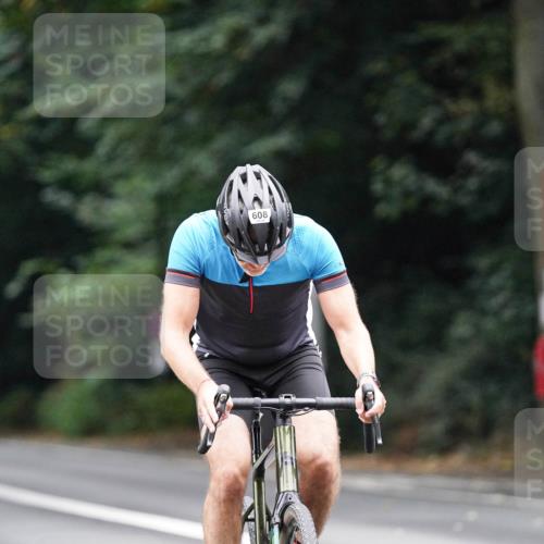 14.09.2025 - Stadtparktriathlon Michael Burmester http://msf.ph/oto/8909203 14.09.2025 10:00:03 Radfahren 608 meine-sportfotos.de