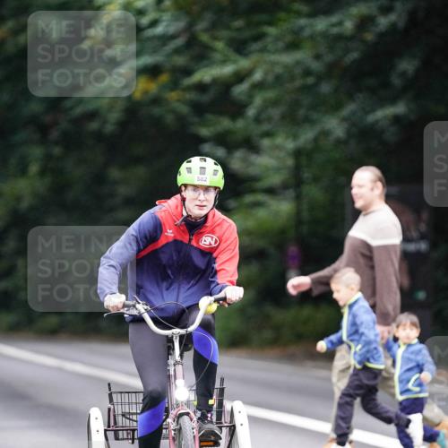 14.09.2025 - Stadtparktriathlon Michael Burmester http://msf.ph/oto/8909207 14.09.2025 10:00:15 Radfahren 582 meine-sportfotos.de