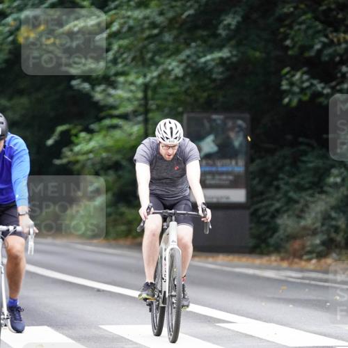 14.09.2025 - Stadtparktriathlon Michael Burmester http://msf.ph/oto/8909218 14.09.2025 10:00:52 Radfahren 512, 576, 583, 618 meine-sportfotos.de